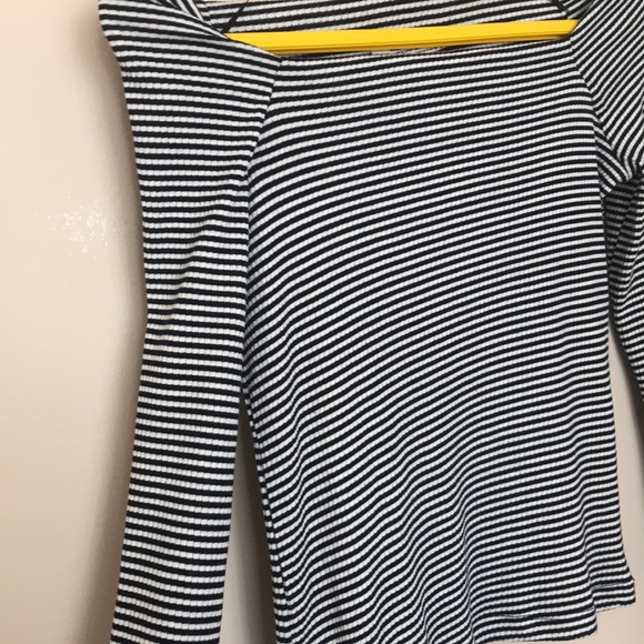 Zara top black and white lines - Picture 2 of 3